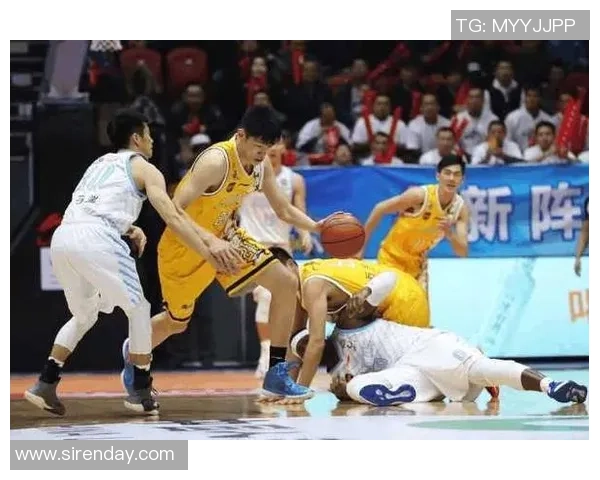 洲际杯回顾：上海篮球队展现出色实力与团队合作精神